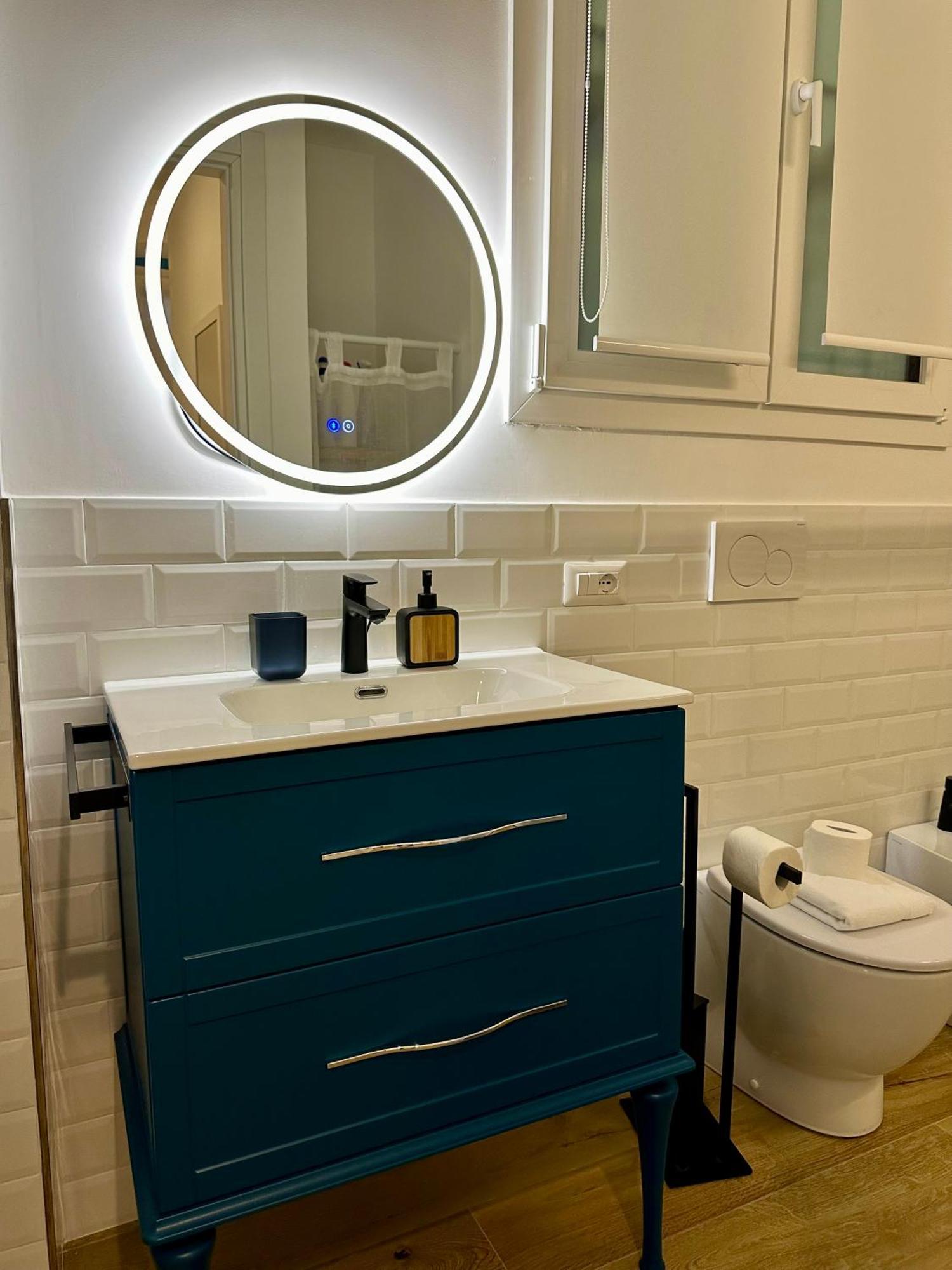 Lr Deluxe Apartments - Porta Venezia - Bilocale Con Giardino Privato Milan Bagian luar foto