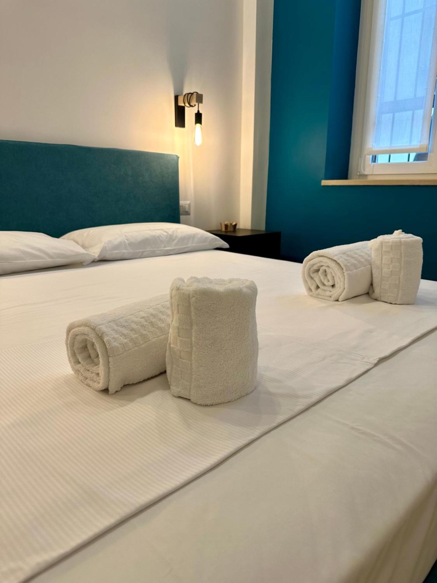 Lr Deluxe Apartments - Porta Venezia - Bilocale Con Giardino Privato Milan Bagian luar foto