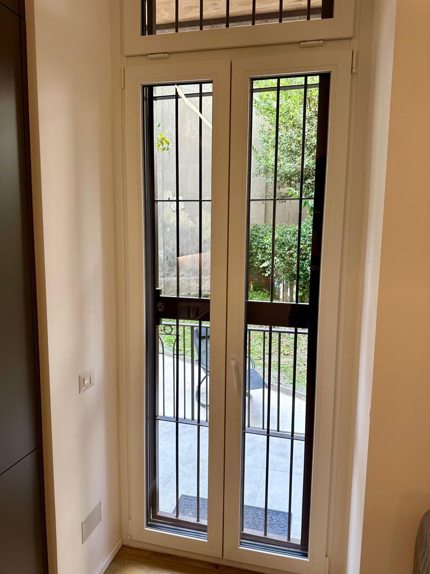 Lr Deluxe Apartments - Porta Venezia - Bilocale Con Giardino Privato Milan Bagian luar foto